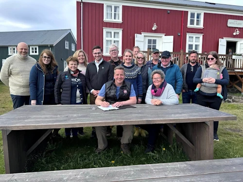 Guðlaugur Þór Þórðarson, umhverfis-, orku- og loftslagsráðherra með fulltrúum stýrihóps um Framtíðarmöguleika Breiðafjarðar, Breiðafjarðarnefndar, Sambands sveitarfélaga á Vesturlandi, Fjórðungssambands Vestfjarða, Náttúrufræðistofnunar, Náttúrustofu Vesturlands, bæjarstjóra Stykkishólmsbæjar, ásamt fleirum.