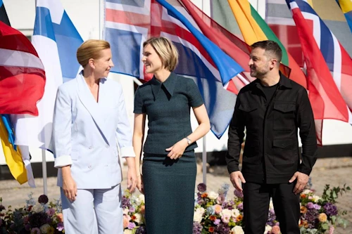 Mette Frederiksen, Kristrún Frostadóttir og Volodímír Selenskí.