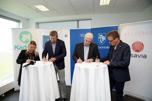 Bjarni Benediktsson, fjármála- og efnahagsráðherra undirritaði viljayfirlýsinguna ásamt Elínu Árnadóttur frá Isavia, Magnúsi Stefánssyni, sem undirritaði fyrir hönd Suðurnesjabæjar og Friðjóni Einarssyni, Reykjanesbæ. 