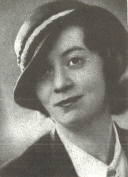 Anna Stephensen hóf störf hjá sendiráði Íslands í Kaupmannahöfn 1. desember árið 1929 og starfaði samfleytt hjá sendiráðinu í 43 ár.