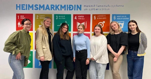 Ljósmynd: UN Women, t.f.v. Hulda Sif Högnadóttir, Líney Helgadóttir, Gerður Ævarsdóttir, Fönn Hallsdóttir, Védís Drótt Cortez, Sólrún Ásta Reynisdóttir og Erna Benediktsdóttir.