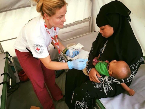 Ágústa Hjördís að störfum í Nepal árið 2015. Ljósmynd: Rauði krossinn.