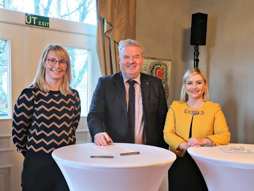 Hafdís Gunnarsdóttir, formaður stjórnar FV, Sigurður Ingi Jóhannsson, samgöngu- og sveitarstjórnarráðherra, og Lilja Alfreðsdóttir, mennta- og menningarmálaráðherra.