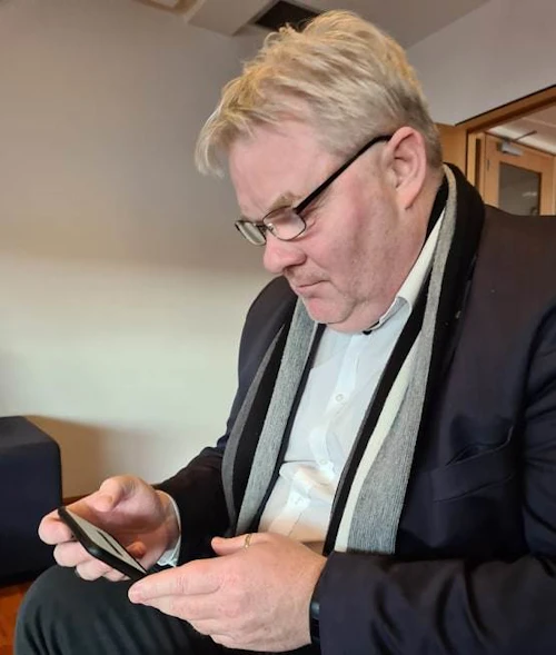 Sigurður Ingi Jóhannsson, samgöngu- og sveitarstjórnarráðherra, undirritaði samninginn við Icelandair með rafrænum hætti í fyrsta skipti í sögu ráðuneytisins.