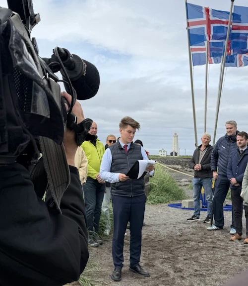 Jóhann Páll Jóhannsson, umhverfis-, orku- og loftslagsráðherra, staðfestir stækkun friðlandsins við Gróttu á Seltjarnarnesi.