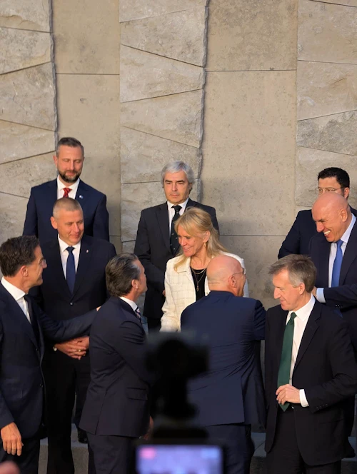 Þorgerður Katrín ræðir við Pete Hegseth varnarmálaráðherra Bandaríkjanna.