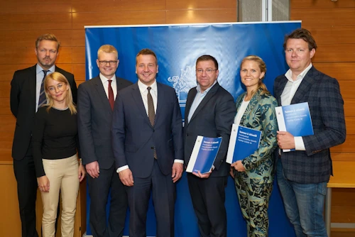 Frá afhendingu Guðlaugs Þórs Þórðarsonar, utanríkis- og þróunarsamvinnuráðherra, á skýrslunni Saman á útivelli, sem fór fram í júnímánuði 2020.
