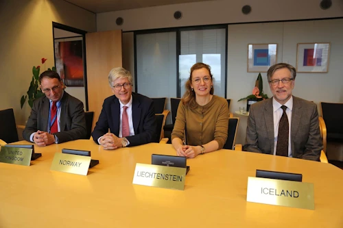 Fulltrúar Bretlands og EFTA-ríkjanna innan EES búa sig undir að árita samninginn