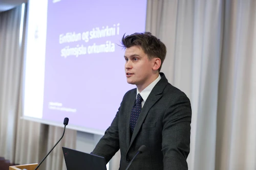 Jóhann Páll Jóhannsson, umhverfis-, orku- og loftslagsráðherra, fjallaði í opnunarávarpi sínu um þau skref sem þegar hafa verið stigin til að hraða málsmeðferð og stytta afgreiðslutíma.