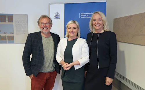 Karl Ágúst Úlfsson formaður Rithöfundasambands Íslands, Lilja Alfreðsdóttir mennta- og menningarmálaráðherra og Ragnheiður Tryggvadóttir framkvæmdastjóri RSÍ. 