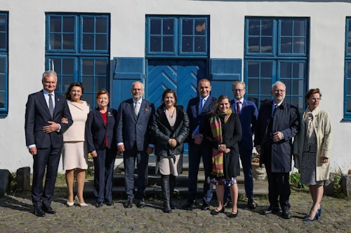 Gitanas Nausėda, forseti Litáens, Diana Nausėdienė, Sirje Karis, Alar Karis, forseti Eistlands, Eliza Reid, Guðni Th. Jóhannesson, forseti Íslands, Katrín Jakobsdóttir forsætisráðherra, Gunnar Sigvaldason, Egils Levits, forseti Lettlands, og Andra Levite. 