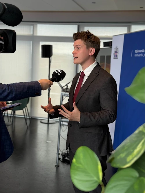 Jóhann Páll Jóhannsson umhverfis-, orku- og loftslagsráðherra, við kynningu á skýrslu um þróun raforkukostnaðar