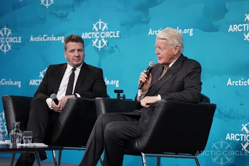 The Foreign Minister discussing the upcoming Icelandic Chairmanship of the Arctic Council with Ólafur Ragnar Grímsson, Chairman of the Arctic Circle