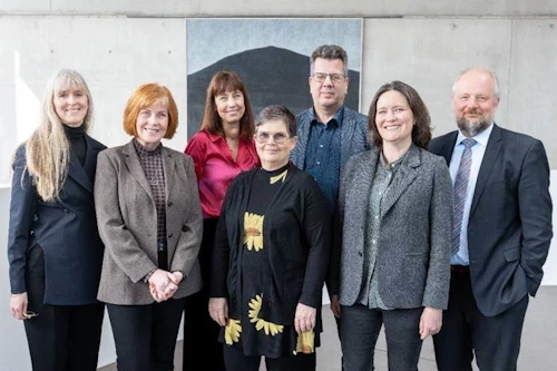 Aðilar að stofnun Rannsóknaseturs skapandi greina: Fríða Björk Ingvarsdóttir rektor Listaháskóla Íslands, Ólína Kjerúlf Þorvarðardóttir forseti Félagsvísindadeildar Háskólans á Bifröst, Hólmfríður Sveinsdóttir rektor við Háskólann á Hólum, Anna Hildur Hildibrandsdóttir formaður stjórnar RSG, Stefán Hrafn Jónsson forseti Félagsvísindasviðs Háskóla Íslands, Hulda Stefánsdóttir sviðsforseti akademískrar þróunar hjá Listaháskóla Íslands og Eyjólfur Guðmundsson rektor Háskólans á Akureyri. 