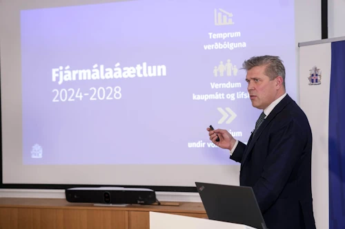 Bjarni Benediktsson fjármála- og efnahagsráðherra