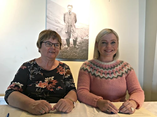  Þorbjörg Arnórsdóttir forstöðumaður Þórbergsseturs og Lilja Alfreðsdóttir mennta- og menningarmálaráðherra. 