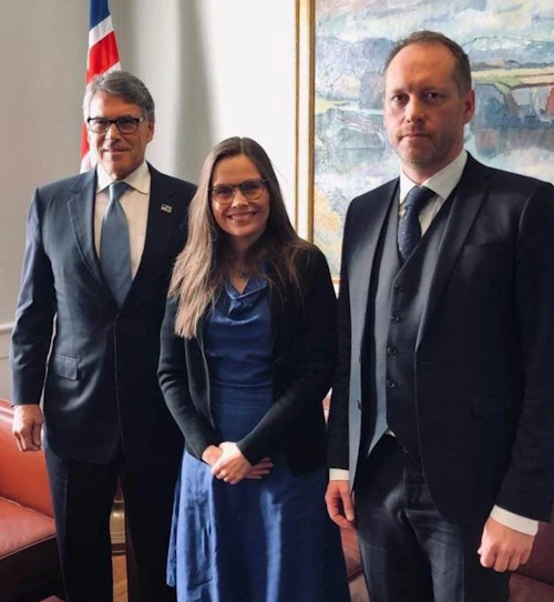Katrín Jakobsdóttir, forsætisráðherra, ásamt Rick Perry, orkumálaráðherra Bandaríkjanna og Guðmundi Inga Guðbrandssyni, umhverfis- og auðlindaráðherra