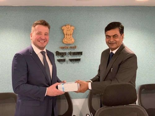 Minister for Foreign Affairs, Guðlaugur Þór Þórðarson, and  Mr. Raj Kumar Singh, Minister of State for Power, New & Renewable Energy