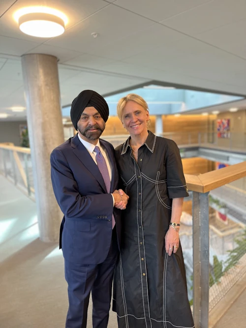 Foreign Minister Thorgerdur Katrín Gunnarsdóttir with World Bank President Ajay Banga.