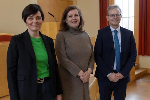 Ásta Dís Óladóttir dósent við Viðskiptafræðideild HÍ, Svandís Svavarsdóttir matvælaráðherra og Jón Atli Benediktsson rektor HÍ.