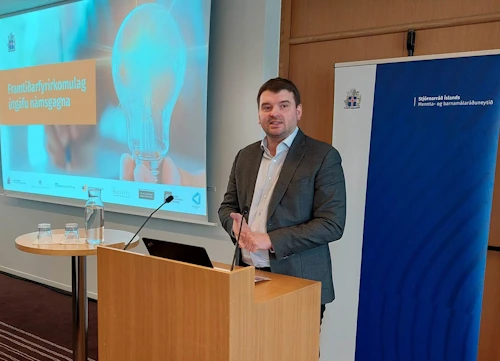 Ásmundur Einar Daðason, mennta- og barnamálaráðherra, setur málþingið