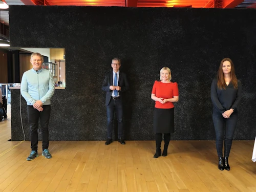 Helgi Rúnar Óskarsson frá Samtökum atvinnulífsins, Jón Atli Benediktsson rektor Háskóla Íslands, Lilja Alfreðsdóttir mennta- og menningarmálaráðherra og Íris Róbertsdóttir bæjarstjóri í Vestmannaeyjum