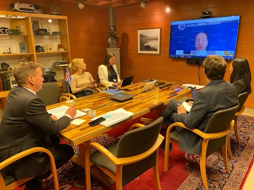 Ráðherra á fjarfundi með Alþjóðabankanum í dag