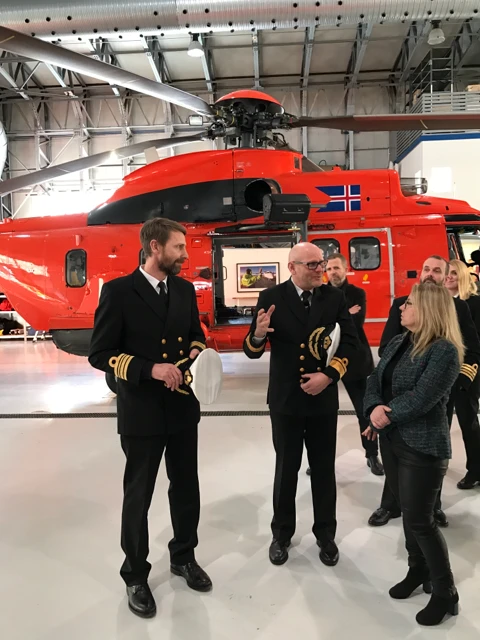 Dómsmálaráðherra heimsótti Landhelgisgæsluna og kynnti sér meðal annars starfsemi flugdeildarinnar.