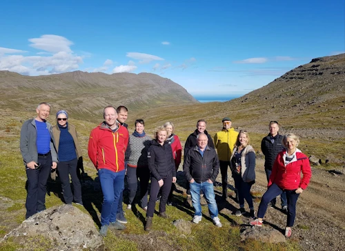 Viðstaddir undirskriftina voru auk ráðherra og sveitarstjóra, fulltrúar sveitastjórnar  og starfsmenn Fjarðabyggðar, ásamt starfsmönnum ráðuneytisins, Umhverfisstofnunar og sveitarfélagsins, og fulltrúum landeigenda.