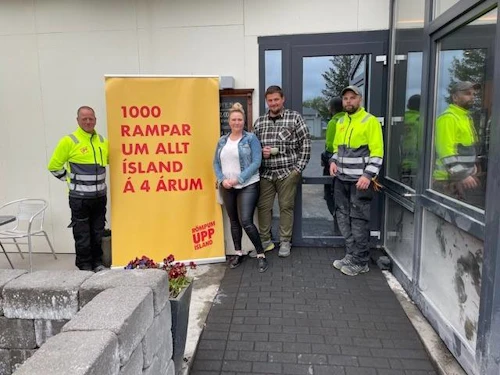 Rampur nr. 75 var nýlega settur upp við veitingastaðinn Systrakaffi á Kirkjubæjarklaustri.