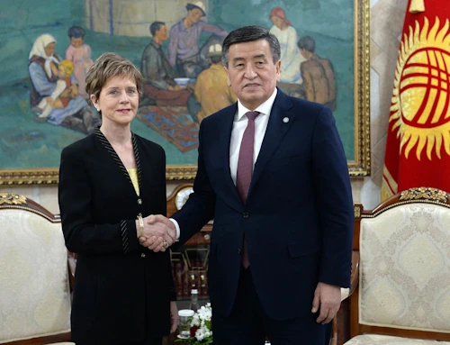 Berglind Ásgeirsdóttir sendiherra og Sooronbay Jeenbekov, forseti Kirgistans