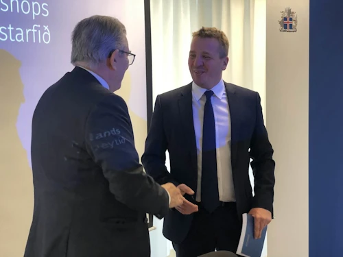 Björn Bjarnason, chairman of the group, with Gudlaugur Thór Thórdarson, Minister for Foreign Affairs
