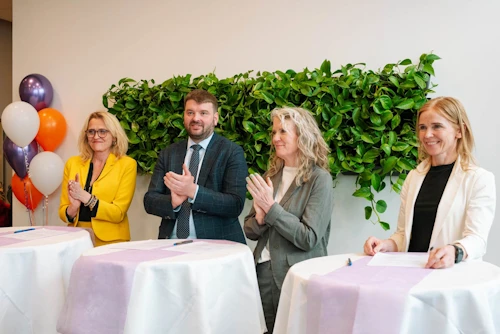 Heiða Björg Hilmisdóttir, formaður Sambands íslenskra sveitarfélaga, Ásmundur Einar Daðason, mennta- og barnamálaráðherra, Þórdís Jóna Sigurðardóttir, forstjóri Miðstöðvar menntunar og skólaþjónustu, og Birna Íris Jónsdóttir, framkvæmdastjóri Stafræns Íslands undirrituðu nýverið viljayfirlýsingu um Frigg