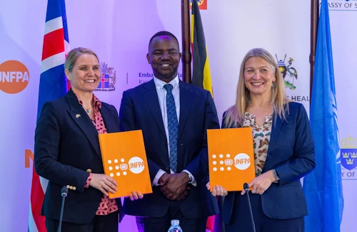 Hildigunnur Engilbertsdóttir, forstöðumaður sendiráðs Íslands í Kampala, Richard Mugahi, fulltrúi heilbrigðisráðuneytis Úganda, og Kristine Blokhus, yfirmaður UNFPA í Úganda. 