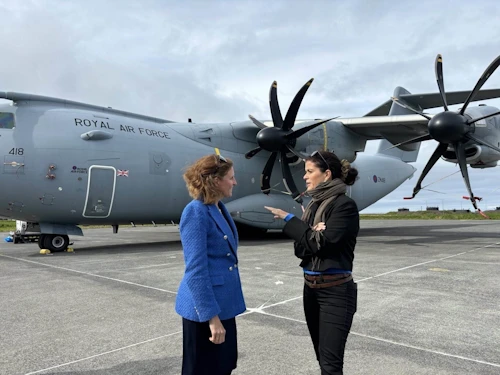 Þórdís Kolbrún Reykfjörð Gylfadóttir utanríkisráðherra og Dr. Bryony Mathew sendiherra Bretlands.