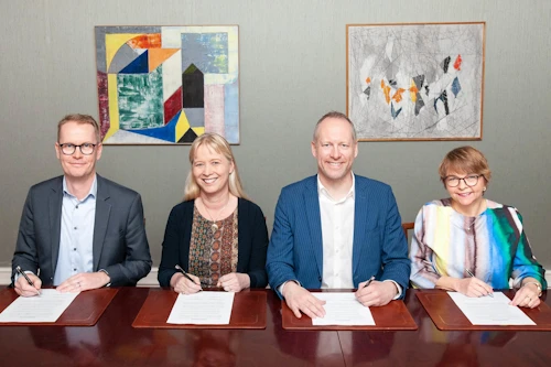 Páll Ásgeir Guðmundsson, Vigdís Jónsdóttir, Guðmundur Ingi Guðbrandsson og Unnur Sverrisdóttur við undirritunina í dag.