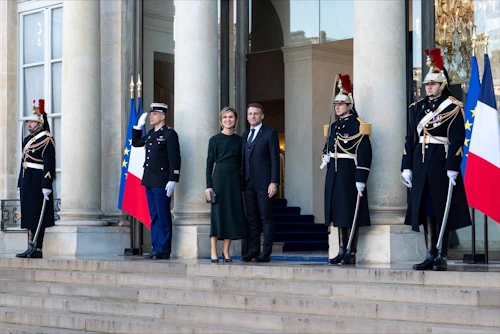 Kristrún Frostadóttir forsætisráðherra og Emmanuel Macron, forseti Frakklands, í París í dag.