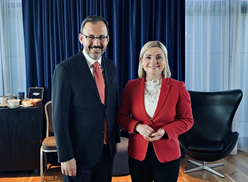 Mehmet Muharrem Kasapoğlu íþróttamálaráðherra Tyrklands og Lilja Alfreðsdóttir mennta- og menningarmálaráðherra.