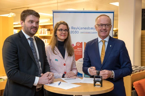 Ásmundur Einar Daðason, Birna Þórarinsdóttir og Kjartan Már Kjartansson, bæjarstjóri Reykjanesbæjar.