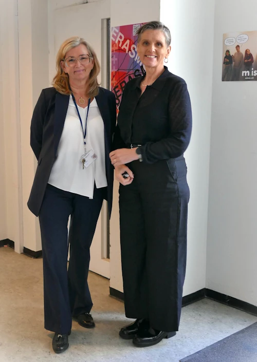 Alma D. Möller heilbrigðisráðherra og Elísabet Dolinda Ólafsdóttir forstjóri Geislavarna ríkisins
