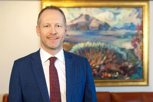 Alþingi samþykkti í gær frumvarp Guðmundar Inga Guðbrandssonar, félags- og vinnumarkaðsráðherra.