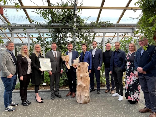 Guðlaugur Þór Þórðarson, umhverfis-, orku- og loftslagsráðherra, ásamt fulltrúum dómnefndar og BYKO sem er handhafi Kuðungsins 2021.