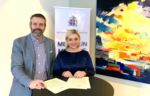 Dr. Skúli Skúlason formaður stjórnar Lyfjaeftirlits Íslands og Lilja Alfreðsdóttir mennta- og menningarmálaráðherra.