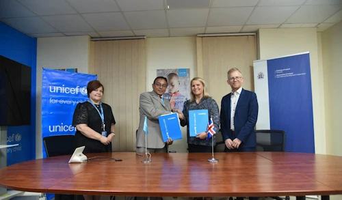 Margarita Tileva, næstráðandi UNICEF í Úganda, Robin Nandy, yfirmaður UNICEF í Úganda, Hildigunnur Engilbertsdóttir, forstöðumaður sendiráðs Íslands í Úganda og Sveinn H. Guðmarsson, sendiráðunautur.