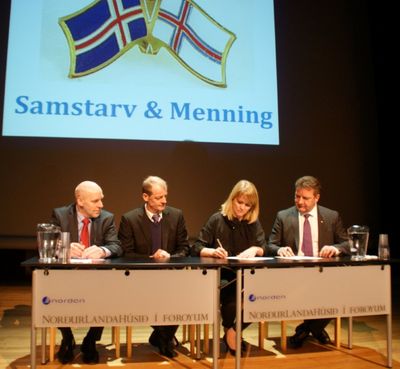 Thorshavn Steingrímur J. Sigfússon, Jörgen Niclasen, Katrín Júlíusdóttir og Johan Dahl undirrituðu viljayfirlýsinguna.