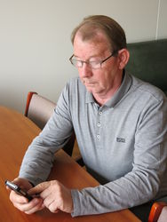 Sveinn Arason, ríkisendurskoðandi, undirritar ríkisreikning með rafrænum skilríkjum. Sveinn Arason, ríkisendurskoðandi, undirritar ríkisreikning með rafrænum skilríkjum.