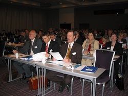Frá aukalandsþingi Sambands íslenskra sveitarfélaga 26. nóvember 2004